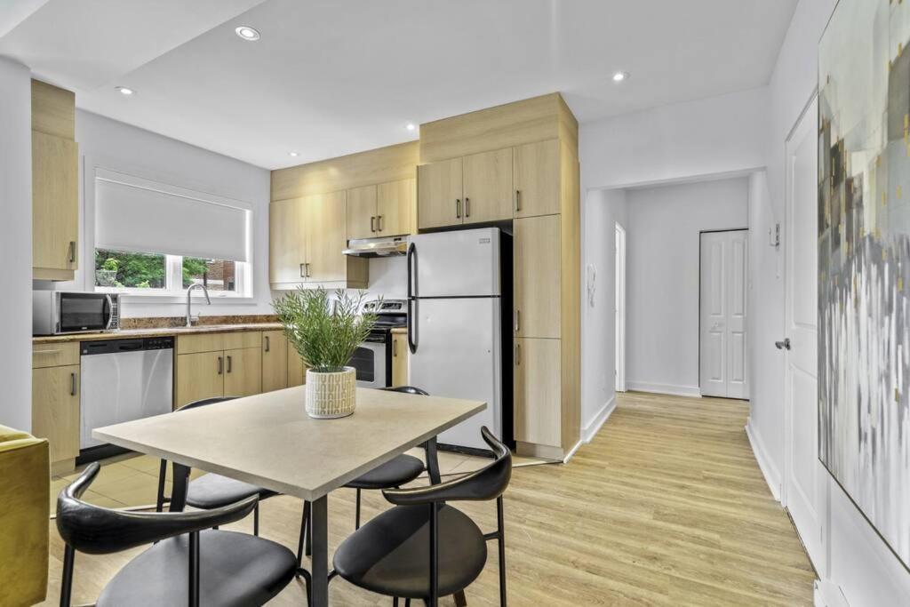 Stylish 2 Bedroom Haven By Jean Talon Market Montréal Kültér fotó