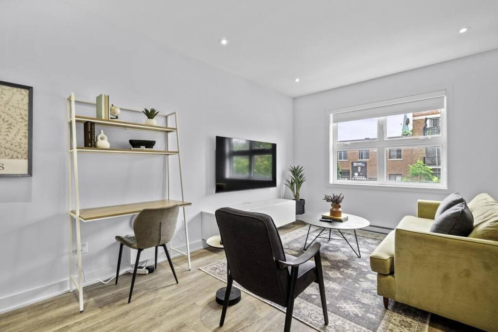 Stylish 2 Bedroom Haven By Jean Talon Market Montréal Kültér fotó
