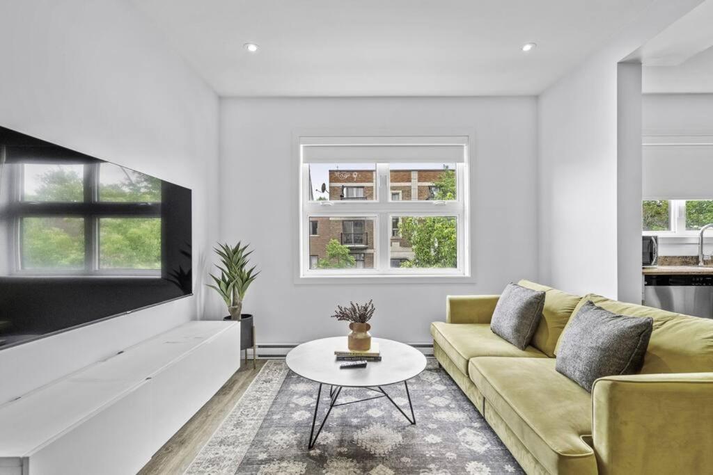 Stylish 2 Bedroom Haven By Jean Talon Market Montréal Kültér fotó